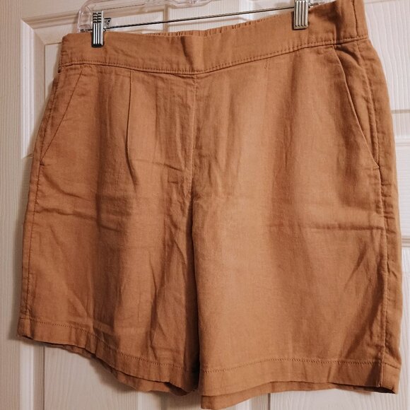 Womens Croft and Barrow Shorts, Tan, Sz M, 16.5", Hi Rise, NWOT - Picture 1 of 4